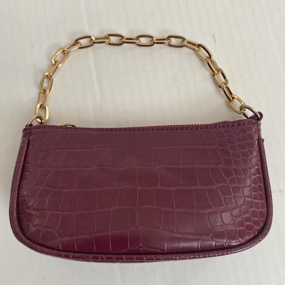 Expressions NYC Burgundy Croc‑Embossed Chain‑Strap Clutch – Like New